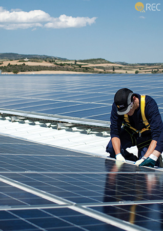 contractor solar panel installer