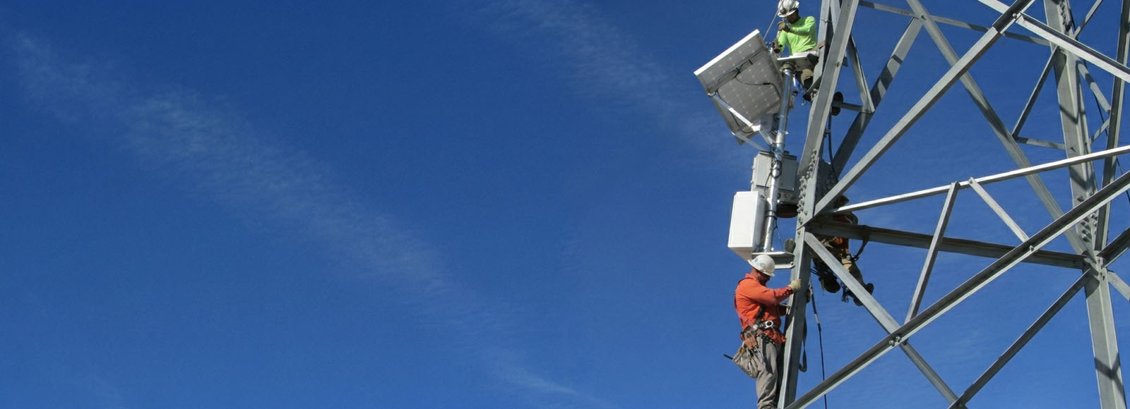 SES solar technicians installing MAPPS system on transmission tower
